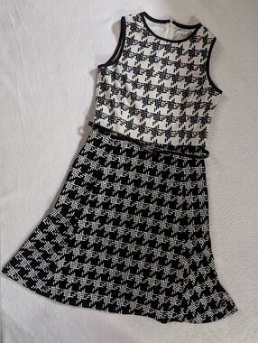 Modern Studio One Black and White Graphic Dress, With Chic Belt, Size 6